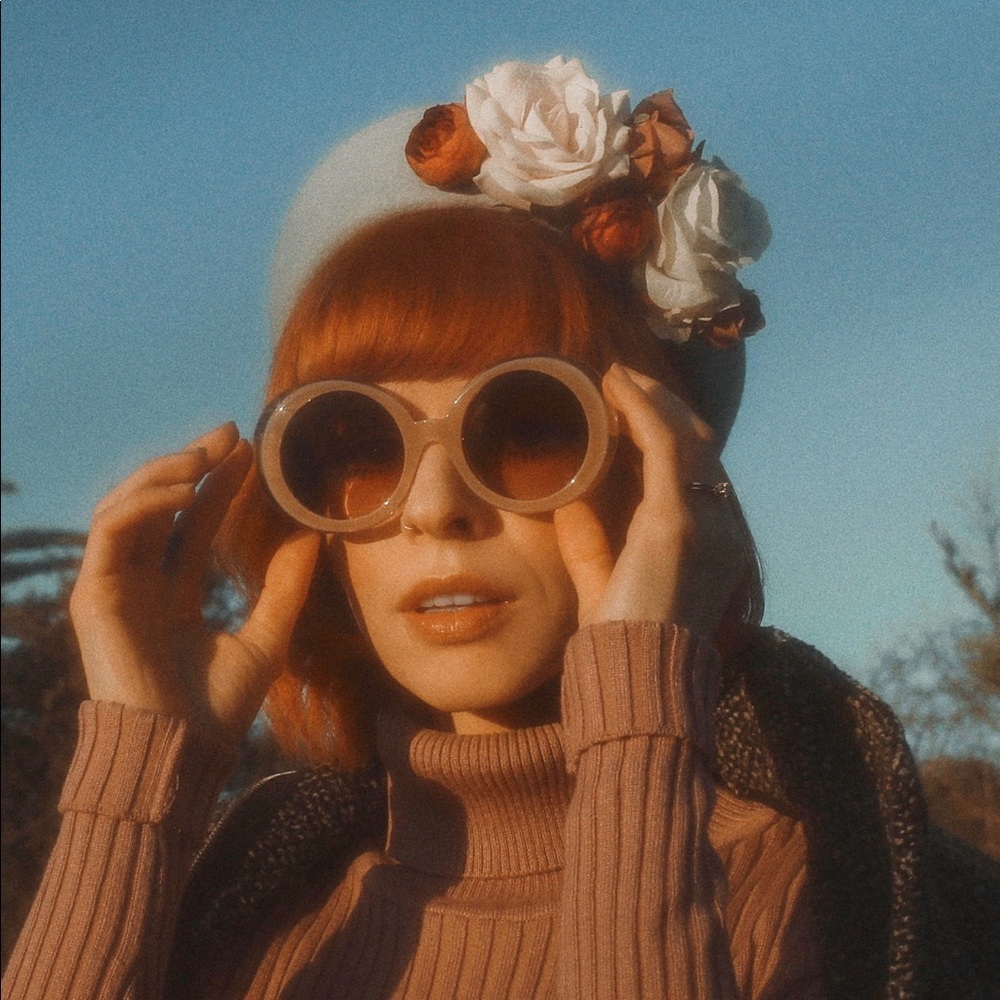 Alice + Olivia Muholland round blush sunglasses